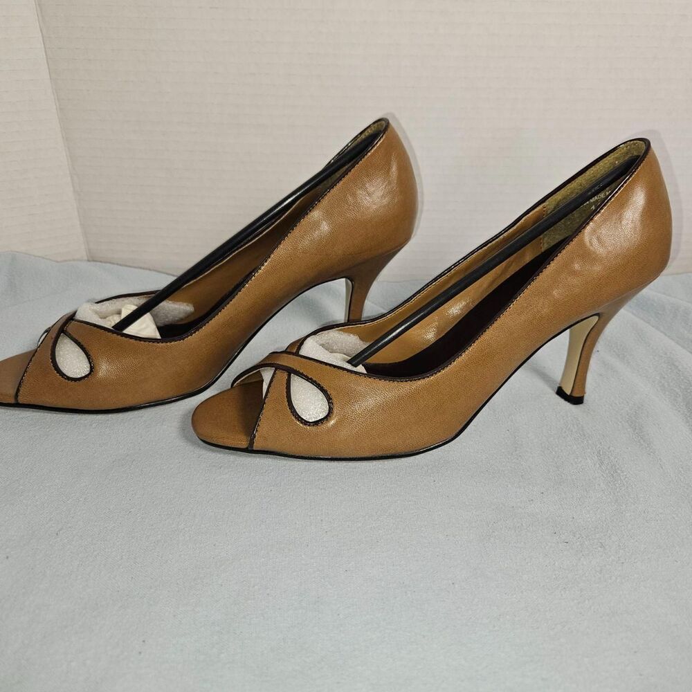 Pierre Dumas Women's Black and Brown Pinup 1950s Heels Size 8.5 NEW